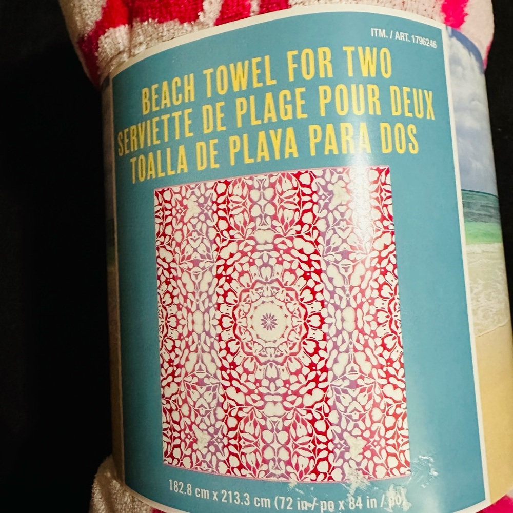 Huge Vibrant Pink and White Beach Medallion Design Towel for Two (6ft X 7ft) - Picture 5 of 9